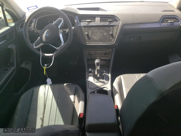 2022 Volkswagen Tiguan SE with VIN 3VV3B7AX8NM059377, listed as a Copart auction lot 47700895 with 32,281 mi miles and Salvage Title. Bid and sale history available at carsss.com. Image 8.
