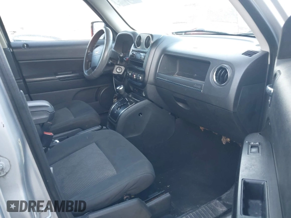 2010 Jeep Patriot Sport z VIN 1J4NF2GB2AD547301, wystawiony jako IAAI lot #41800894 z przebiegiem 147 351 mil mil oraz . Historia ofert i sprzedaży dostępna na DreamBid. Obrazek 5.
