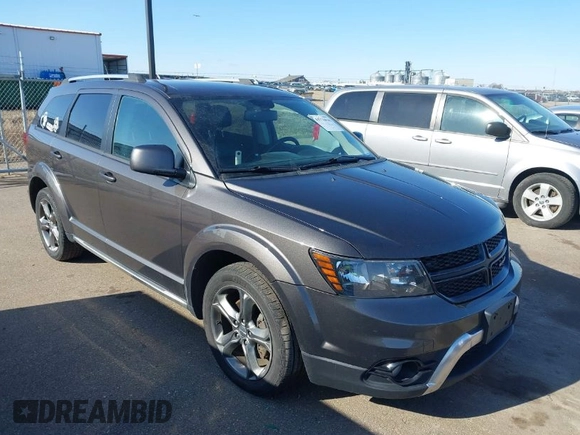2016 Dodge Journey Crossroad Plus z VIN 3C4PDDGGXGT135934, wystawiony jako IAAI lot #41976026 z przebiegiem 141 181 mil mil oraz . Historia ofert i sprzedaży dostępna na DreamBid. Obrazek 1.