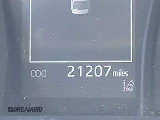 2023 Toyota Camry SE z VIN 4T1G11AK5PU785700, wystawiony jako IAAI lot #41845003 z przebiegiem 21 207 mil mil oraz . Historia ofert i sprzedaży dostępna na DreamBid. Obrazek 16.