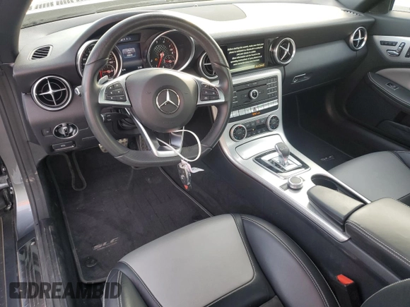 2020 Mercedes-Benz SLC 300 с VIN W1KPK3JA1LF171199, выставлен на аукционе Copart как лот 86151364 с пробегом 20 646 миль миль и Списание • Salvage title. История ставок и продаж доступна на DreamBid. Изображение 8.