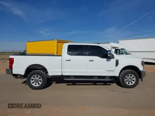 2019 Ford F-250 XL z VIN 1FT7W2BT0KED54168, wystawiony jako IAAI lot #42072597 z przebiegiem 303 604 mil mil oraz . Historia ofert i sprzedaży dostępna na DreamBid. Obrazek 13.