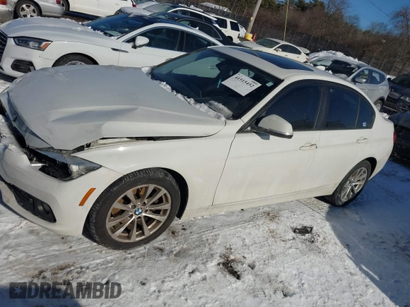 2016 BMW 3 Series 320i xDrive z VIN WBA8E5G59GNT93445, wystawiony jako IAAI lot #41515452 z przebiegiem 96 437 mil mil oraz . Historia ofert i sprzedaży dostępna na DreamBid. Obrazek 14.