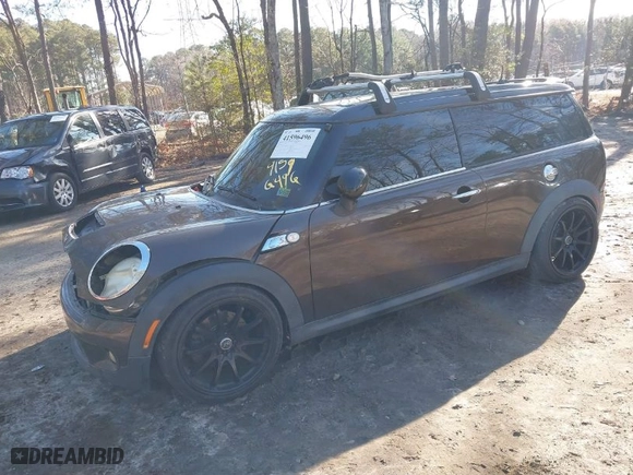 2009 MINI Cooper Clubman S with VIN WMWMM33539TP73598, listed as a IAAI auction lot 41596496 with 1 mi miles. Bid and sale history available at carsss.com. Image 2.