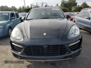 2012 Porsche Cayenne Turbo z VIN WP1AC2A27CLA81085, wystawiony jako Copart lot #85817344 z przebiegiem 109 441 mil mil oraz Szkoda całkowita • Salvage title. Historia ofert i sprzedaży dostępna na DreamBid. Obrazek 5.