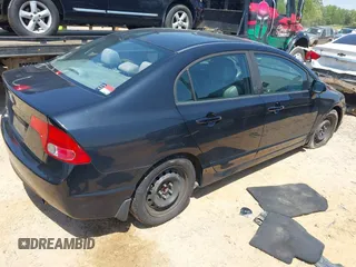 2008 Honda Civic LX z VIN 1HGFA16578L066623, wystawiony jako IAAI lot #42027113 z przebiegiem 173 241 mil mil oraz . Historia ofert i sprzedaży dostępna na DreamBid. Obrazek 4.