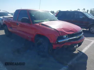 2003 Chevrolet S-10 with VIN 1GCCS19H738283671, listed as a IAAI auction lot 41626567 with 149,703 mi miles and . Bid and sale history available at DreamBid. Image 1.