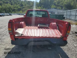 2004 GMC Sierra 1500 Work Truck z VIN 1GTEK14X74Z275573, wystawiony jako Copart lot #70749224 z przebiegiem 84 014 mil mil oraz Szkody całkowita. Historia ofert i sprzedaży dostępna na DreamBid. Obrazek 6.