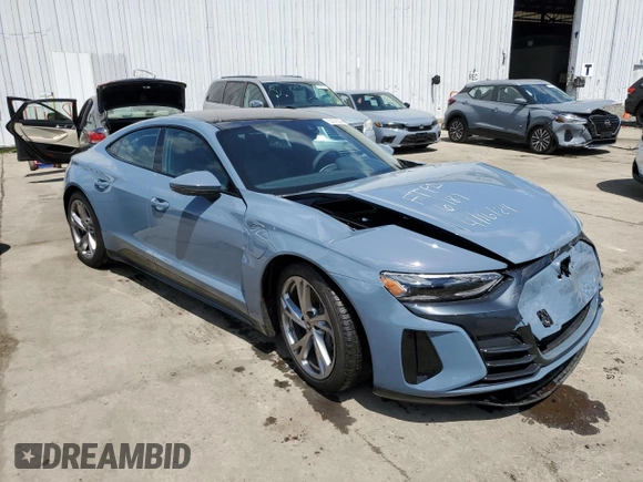 2023 Audi e-tron GT Premium Plus z VIN WAUFJBFW2P7003754, wystawiony jako Copart lot #53279094 z przebiegiem 7286 mil mil oraz . Historia ofert i sprzedaży dostępna na DreamBid. Obrazek 4.