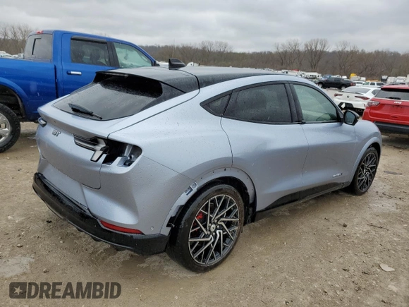 2022 Ford Mustang Mach-E GT z VIN 3FMTK4SX1NMA52309, wystawiony jako Copart lot #49221705 z przebiegiem 24 048 mil mil oraz Szkoda całkowita • Salvage title. Historia ofert i sprzedaży dostępna na DreamBid. Obrazek 3.
