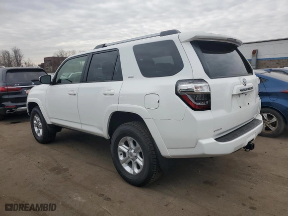 2024 Toyota 4Runner SR5 Premium with VIN JTENU5JR7R6288805, listed as a Copart auction lot 46687345 with 9,407 mi miles and Salvage Title. Bid and sale history available at carsss.com. Image 2.