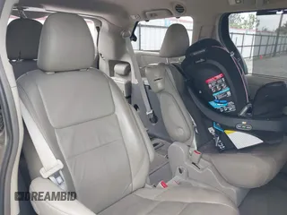 2016 Toyota Sienna XLE with VIN 5TDYK3DC0GS737600, listed as a IAAI auction lot 42027412 with 95,302 mi miles. Bid and sale history available at carsss.com. Image 8.