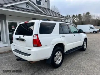 2006 Toyota 4Runner SR5 with VIN JTEZU14R068058593, listed as a Copart auction lot 51006155 with 332,941 mi miles and Clean Title. Bid and sale history available at carsss.com. Image 4.