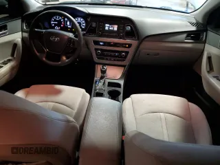 2017 Hyundai Sonata 2.4L z VIN 5NPE24AF4HH492833, wystawiony jako Copart lot #54336935 z przebiegiem 123 151 mil mil oraz Szkoda całkowita • Salvage title. Historia ofert i sprzedaży dostępna na DreamBid. Obrazek 8.