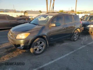 2011 Toyota RAV4 Sport z VIN 2T3WK4DV9BW013555, wystawiony jako Copart lot #88509225 z przebiegiem 127 789 mil mil oraz Szkoda całkowita • Salvage title. Historia ofert i sprzedaży dostępna na DreamBid. Obrazek 1.