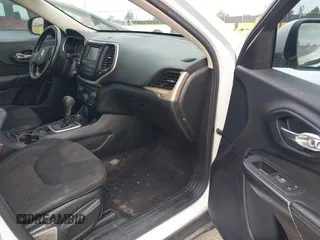 2017 Jeep Cherokee Latitude with VIN 1C4PJMCB4HW519173, listed as a IAAI auction lot 42207463 with 148,198 mi miles and . Bid and sale history available at DreamBid. Image 5.
