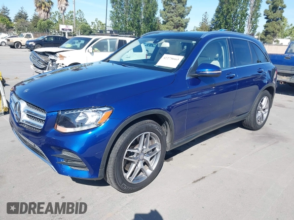 2017 Mercedes-Benz GLC 300 z VIN WDC0G4JB7HF128354, wystawiony jako IAAI lot #42278665 z przebiegiem 138 573 mil mil oraz . Historia ofert i sprzedaży dostępna na DreamBid. Obrazek 17.