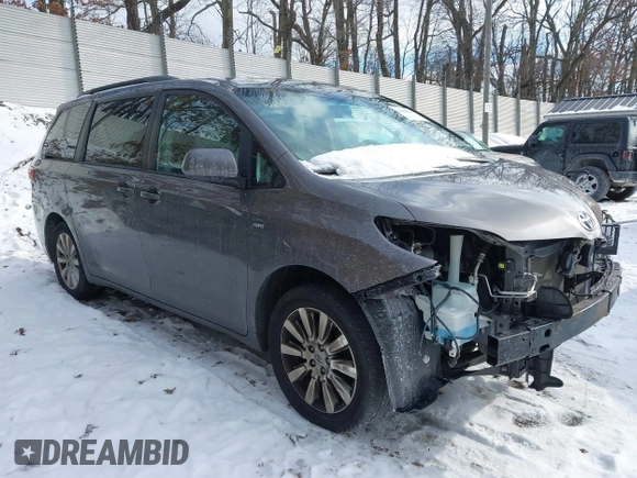 2017 Toyota Sienna LE with VIN 5TDJZ3DC5HS173134, listed as a IAAI auction lot 41256534 with 70,940 mi miles. Bid and sale history available at carsss.com. Image 1.