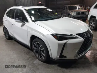 2024 Lexus UX 250h Premium z VIN JTHP9JBH5R2071157, wystawiony jako IAAI lot #42314505 z przebiegiem 15 803 mil mil oraz . Historia ofert i sprzedaży dostępna na DreamBid. Obrazek 1.