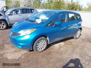 2015 Nissan Versa Note SV with VIN 3N1CE2CP7FL383100, listed as a IAAI auction lot 41763896 with 32,927 mi miles. Bid and sale history available at carsss.com. Image 2.