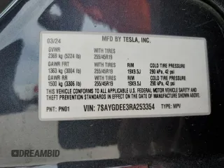 2024 Tesla Model Y Long Range with VIN 7SAYGDEE3RA253354, listed as a Copart auction lot 50524105 with 10,353 mi miles and Salvage Title. Bid and sale history available at DreamBid. Image 13.