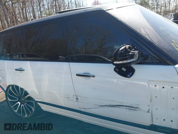 2015 Land Rover Range Rover Autobiography with VIN SALGV3TF2FA214789, listed as a IAAI auction lot 41882784 with 90,597 mi miles and . Bid and sale history available at DreamBid. Image 14.