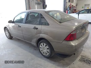 2005 Ford Focus S with VIN 1FAFP34N65W225613, listed as a IAAI auction lot 41793413 with 155,849 mi miles and . Bid and sale history available at carsss.com. Image 3.