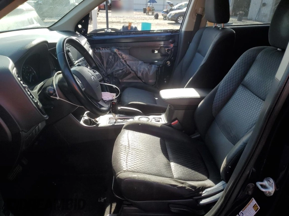 2014 Mitsubishi Outlander SE z VIN JA4AD3A3XEZ011233, wystawiony jako Copart lot #53848985 z przebiegiem 153 539 mil mil oraz Szkoda całkowita • Salvage title. Historia ofert i sprzedaży dostępna na DreamBid. Obrazek 7.