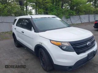 2014 Ford Police Interceptor Utility z VIN 1FM5K8AR1EGC60588, wystawiony jako IAAI lot #42230439 z przebiegiem 157 073 mil mil oraz . Historia ofert i sprzedaży dostępna na DreamBid. Obrazek 1.