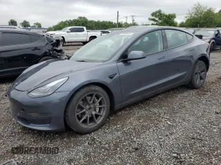 2023 Tesla Model 3 z VIN 5YJ3E1EA0PF673646, wystawiony jako Copart lot #60698645 z przebiegiem 32 325 mil mil oraz Szkoda całkowita • Salvage title. Historia ofert i sprzedaży dostępna na DreamBid. Obrazek 1.