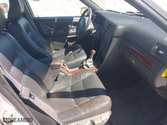 2000 Volvo S70 with VIN YV1LS61J8Y2651811, listed as a IAAI auction lot 41867862 with 174,509 mi miles. Bid and sale history available at carsss.com. Image 5.