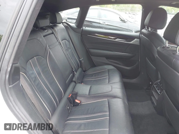2019 BMW 6 Series 640i xDrive z VIN WBAJV6C56KBK09053, wystawiony jako IAAI lot #42108336 z przebiegiem 55 176 mil mil oraz . Historia ofert i sprzedaży dostępna na DreamBid. Obrazek 8.