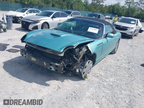 2003 Ford Thunderbird Deluxe z VIN 1FAHP60A33Y110451, wystawiony jako IAAI lot #42133863 z przebiegiem Nie podano mil oraz . Historia ofert i sprzedaży dostępna na DreamBid. Obrazek 6.