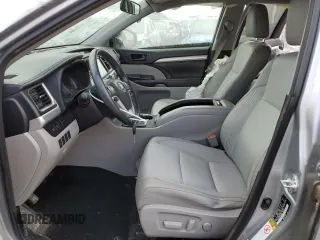 2017 Toyota Highlander LE with VIN 5TDZZRFH7HS226821, listed as a Copart auction lot 47089555 with 101,192 mi miles and Salvage title. Bid and sale history available at DreamBid. Image 7.