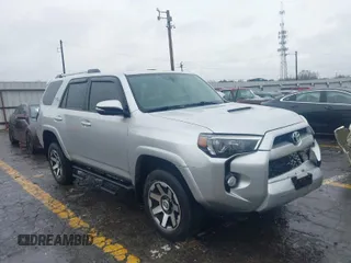 2018 Toyota 4Runner SR5 with VIN JTEBU5JR0J5550614, listed as a IAAI auction lot 41768811 with 175,400 mi miles. Bid and sale history available at carsss.com. Image 1.