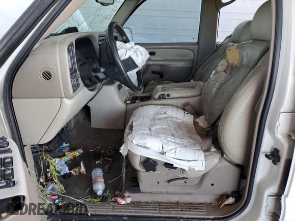 2002 Chevrolet Suburban Z71 with VIN 3GNFK16Z52G356496, listed as a Copart auction lot 61204945 with 260,121 mi miles and Salvage title. Bid and sale history available at DreamBid. Image 7.