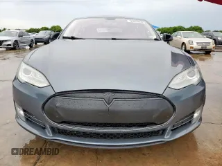 2013 Tesla Model S with VIN 5YJSA1CNXDFP16432, listed as a Copart auction lot 59883855 with 180,100 mi miles and Clean title. Bid and sale history available at DreamBid. Image 5.