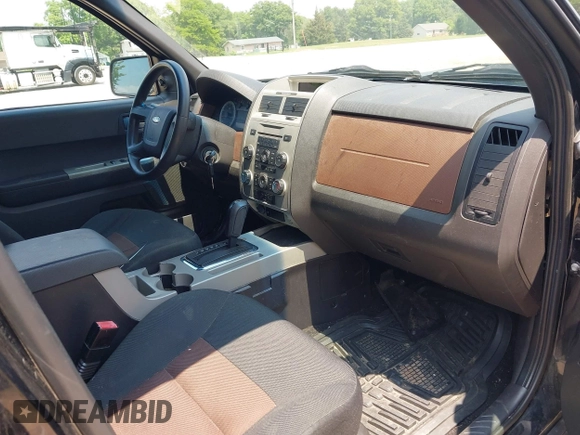 2008 Ford Escape XLT с VIN 1FMCU93198KA29776, выставлен на аукционе IAAI как лот 42385565 с пробегом 250 329 миль миль и . История ставок и продаж доступна на DreamBid. Изображение 5.