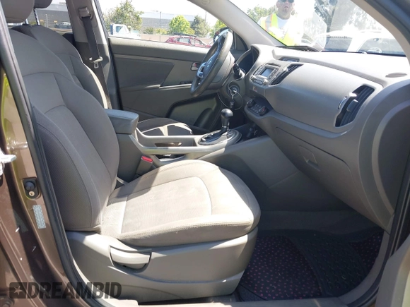 2011 Kia Sportage LX z VIN KNDPB3A25B7099564, wystawiony jako IAAI lot #42328113 z przebiegiem 173 372 mil mil oraz . Historia ofert i sprzedaży dostępna na DreamBid. Obrazek 5.