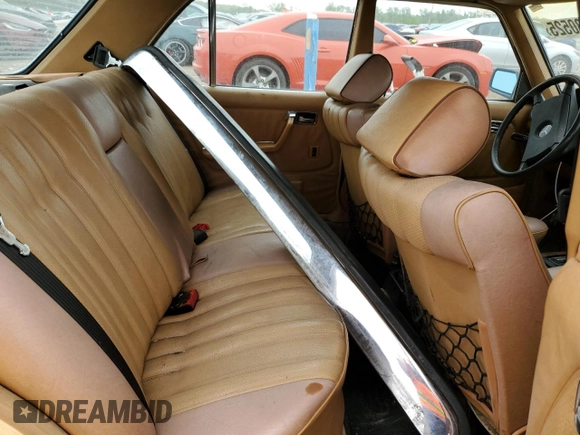 1983 Mercedes-Benz 300 with VIN WDBAB33A2DB030078, listed as a Copart auction lot 54630525 with 233,016 mi miles and Clean Title. Bid and sale history available at carsss.com. Image 10.