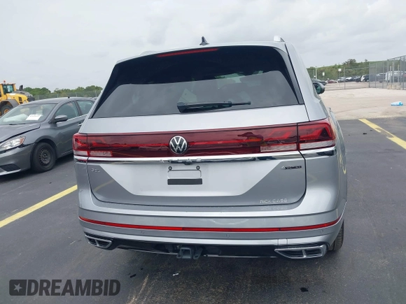 2024 Volkswagen Atlas SEL Premium R-Line with VIN 1V2FR2CA7RC595004, listed as a IAAI auction lot 42425330 with 16,171 mi miles and . Bid and sale history available at DreamBid. Image 17.