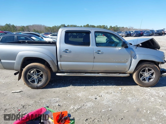 2014 Toyota Tacoma PreRunner with VIN 5TFJU4GNXEX061808, listed as a IAAI auction lot 41585931 with 214,240 mi miles. Bid and sale history available at carsss.com. Image 13.
