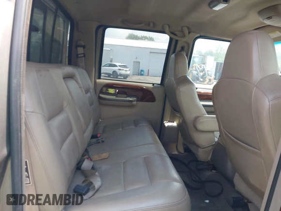 2003 Ford F-250 XL z VIN 1FTNW21LX3EC64584, wystawiony jako IAAI lot #42789502 z przebiegiem 251 574 mil mil oraz . Historia ofert i sprzedaży dostępna na DreamBid. Obrazek 8.
