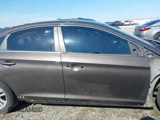 2016 Hyundai Sonata SE z VIN 5NPE24AF5GH269327, wystawiony jako IAAI lot #41810855 z przebiegiem 120 379 mil mil oraz . Historia ofert i sprzedaży dostępna na DreamBid. Obrazek 14.