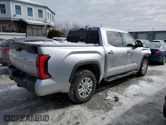 2022 Toyota Tundra 4WD SR5 with VIN 5TFLA5DB8NX049514, listed as a Copart auction lot 45870865 with 51,053 mi miles and Salvage Title. Bid and sale history available at carsss.com. Image 3.
