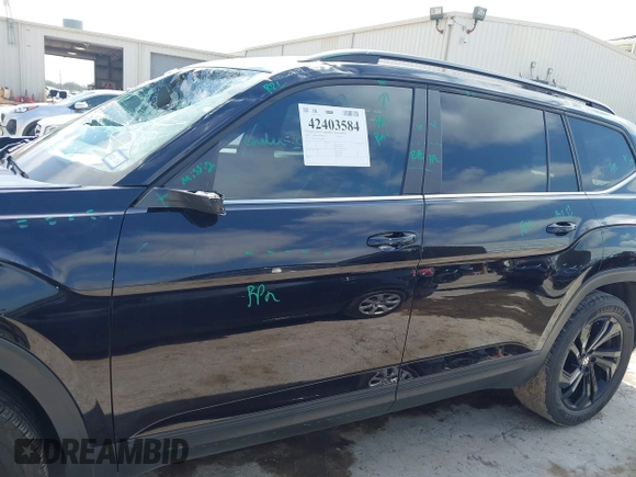 2022 Volkswagen Atlas SE with VIN 1V2WR2CA0NC528514, listed as a IAAI auction lot 42403584 with 60,778 mi miles and . Bid and sale history available at DreamBid. Image 14.