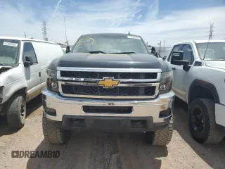 2014 Chevrolet Silverado 3500HD SRW LTZ z VIN 1GC4K1E88EF174192, wystawiony jako Copart lot #57530285 z przebiegiem 71 457 mil mil oraz Tytuł czysty. Historia ofert i sprzedaży dostępna na DreamBid. Obrazek 5.