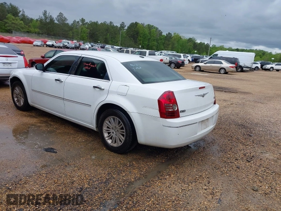 2010 Chrysler 300 Touring with VIN 2C3CA5CV5AH327607, listed as a IAAI auction lot 41960961 with 172,997 mi miles. Bid and sale history available at carsss.com. Image 3.