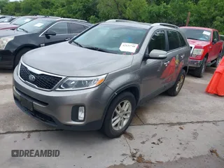 2015 Kia Sorento LX with VIN 5XYKT4A60FG659175, listed as a IAAI auction lot 42133740 with 178,406 mi miles. Bid and sale history available at carsss.com. Image 2.