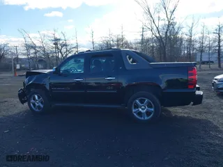 2012 Chevrolet Avalanche LT with VIN 3GNTKFE77CG228522, listed as a IAAI auction lot 40941557 with 166,954 mi miles. Bid and sale history available at carsss.com. Image 14.